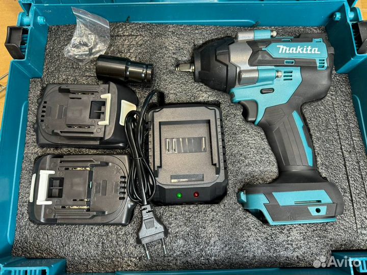 Гайковерт аккумуляторный Makita 700Нм