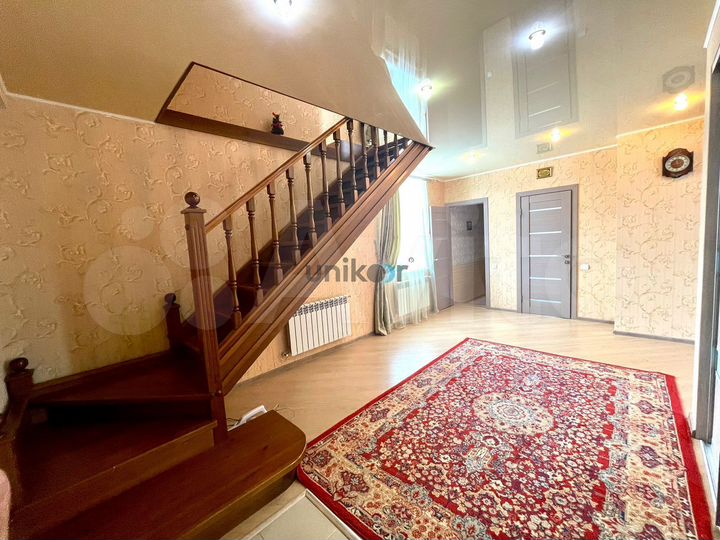 Дом 270 м² на участке 10 сот.