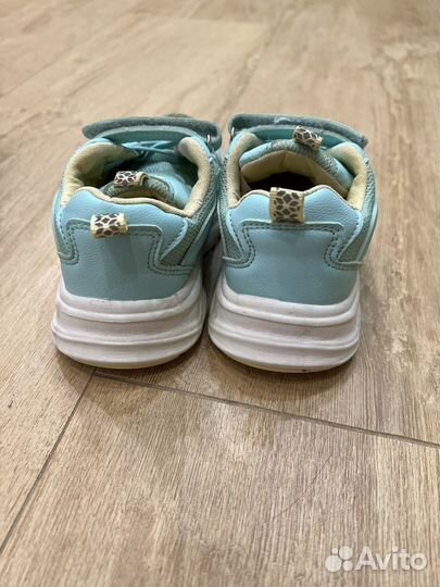Кроссовки для девочки