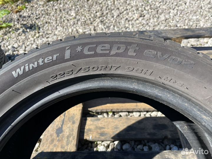 Hankook Winter I'Cept Evo2 W320 225/50 R17