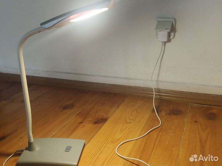 Светодиодный светильник настольный