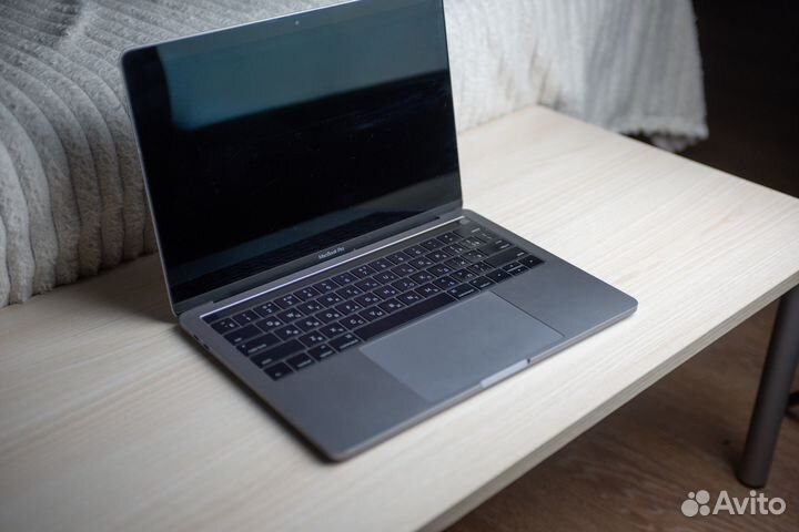 Macbook pro 13 2016 touch bar 4 ports thonderbolt