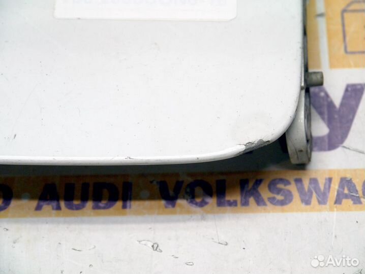 Лючок бензобака Вольво V50 S40-2 деффект