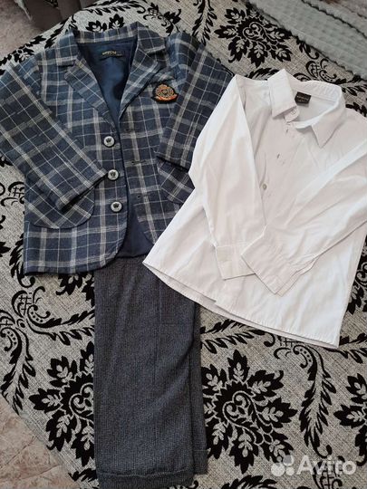 Костюм тройка на мальчика 110