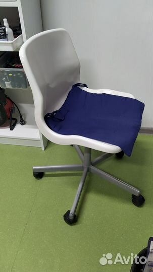 Стул IKEA на колесиках