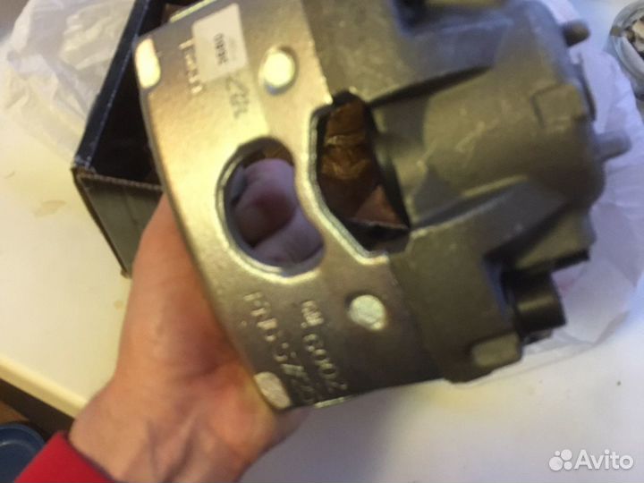 Передний тормозной суппорт Opel Vectra C (дорест)