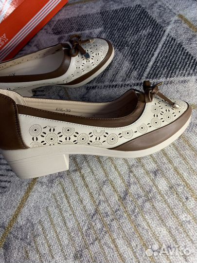 Туфли и сабо новые