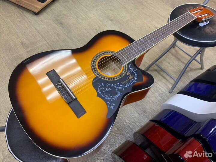 Гитара классическая с вырезом
