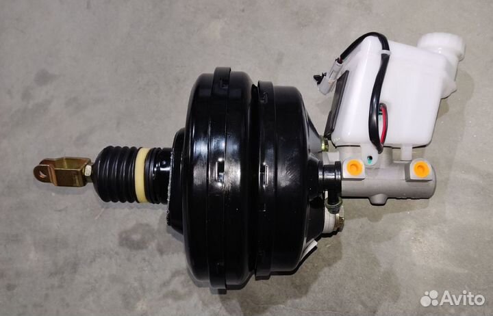 Усилитель вакуумный в сборе с тормозным цилиндром