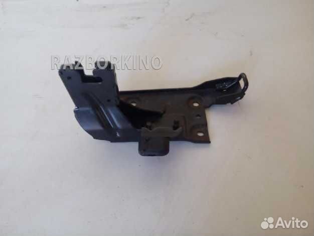 Кронштейн заднего сиденья