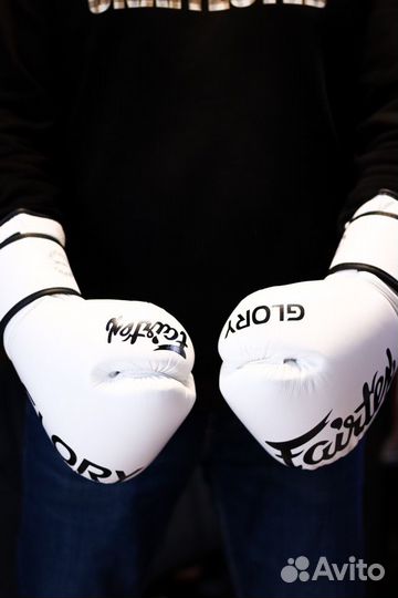 Боксерские перчатки Glory Fairtex bgvg White