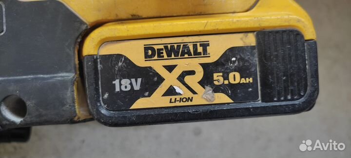 Перфоратор Dewalt DCH 273