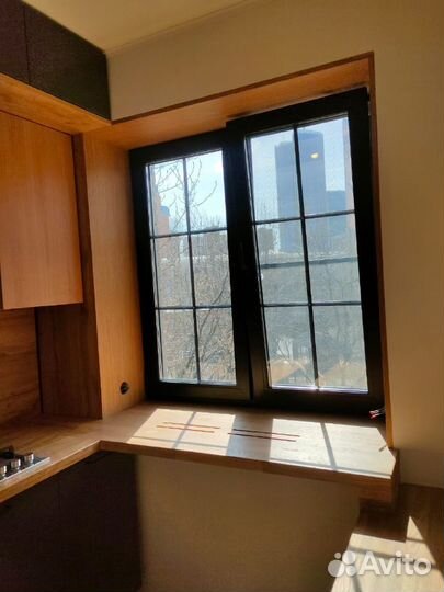 Подоконник и откосы из дерева