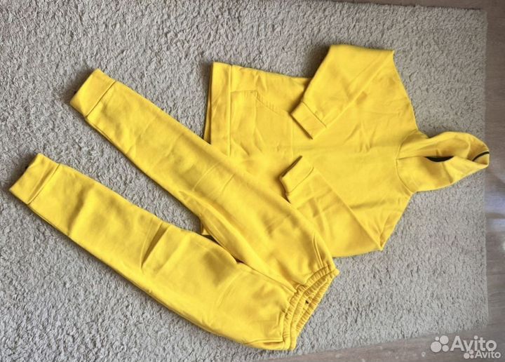 Спортивный костюм женский новый 46 48