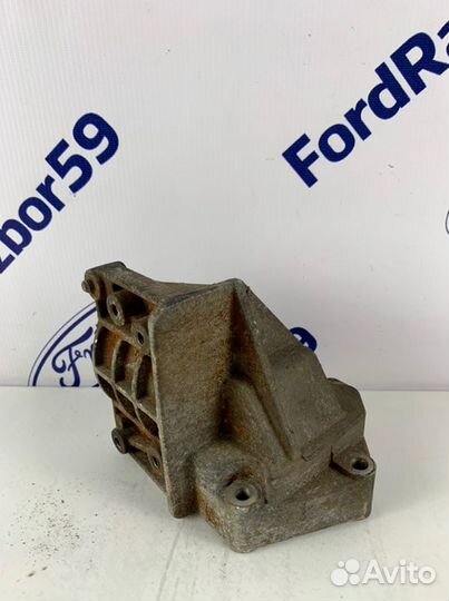 Кронштейн насоса гур Ford Fusion 1.4-1.6 2002-2012