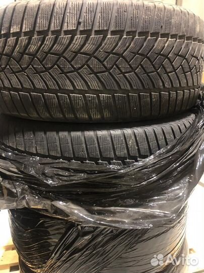 Goodyear UltraGrip Performance 275/40 R22 107V