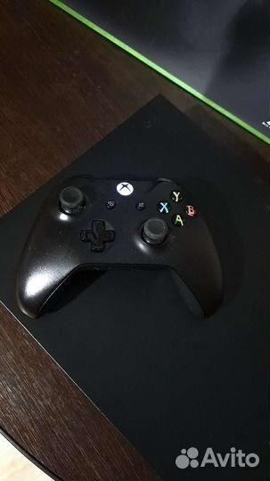 Xbox One X 1tb с играми и подпиской