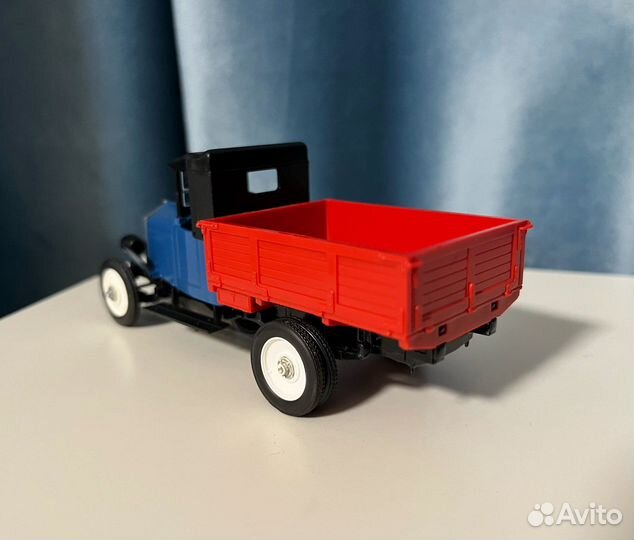 Советская модель 1:43 амо F15 СССР