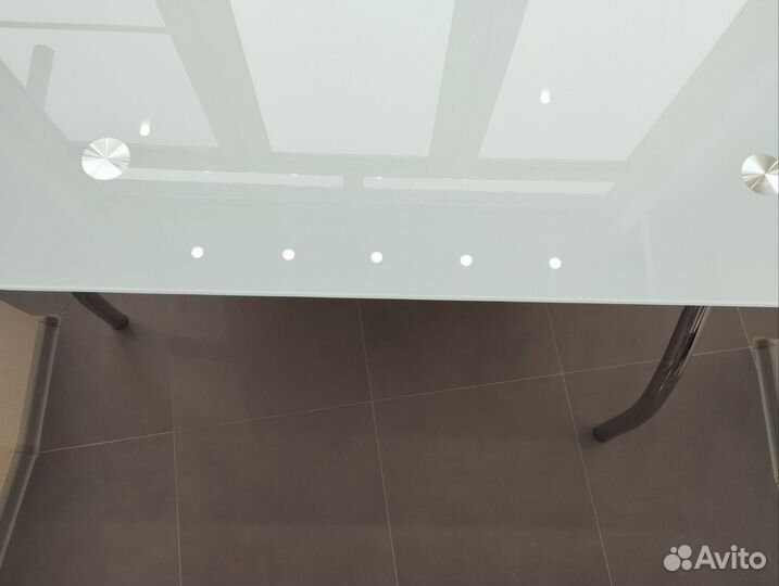 Стол обеденный стеклянный