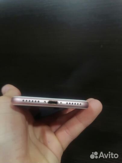 Телефон iPhone 7