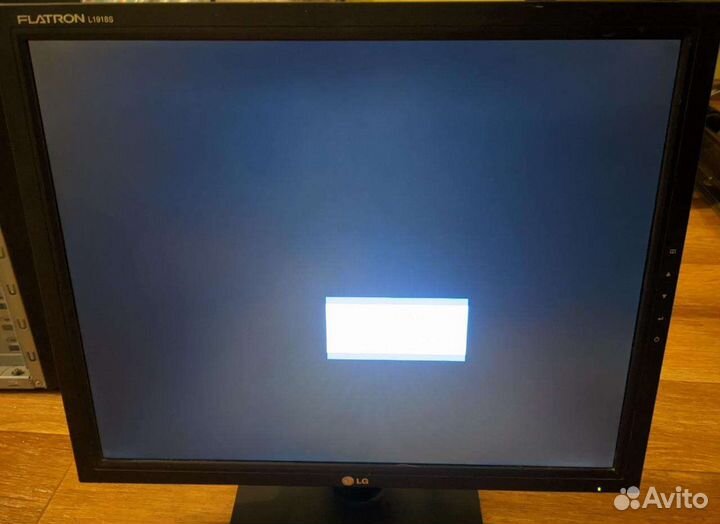 Монитор LG flatron L1918S