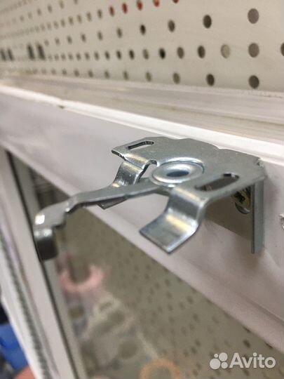 Кронштейн для горизонтальных алюминиевых жалюзи