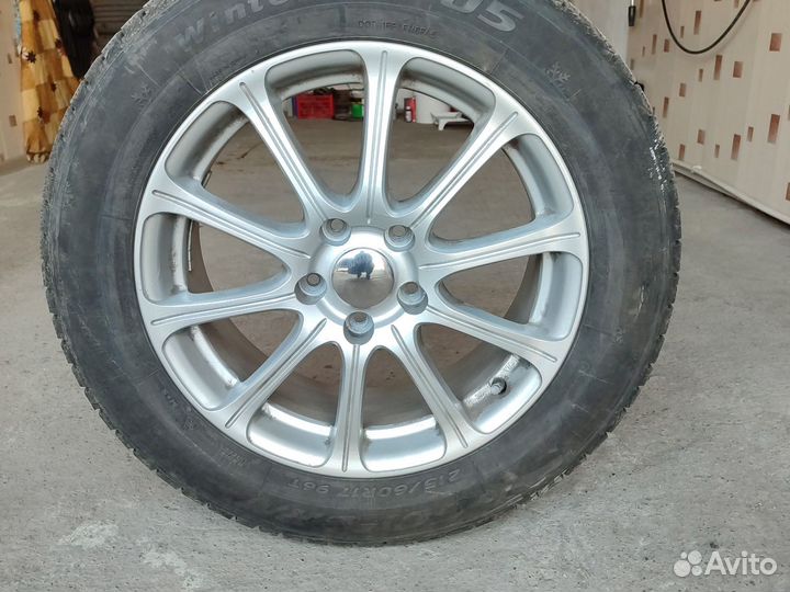 Goform W705 215/60 R17 96T