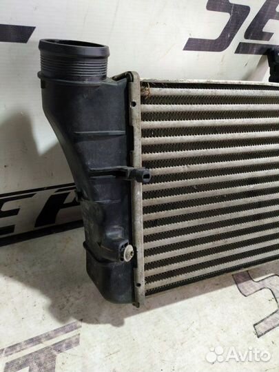Интеркулер Audi A4 B7 2.0 BWE 2007