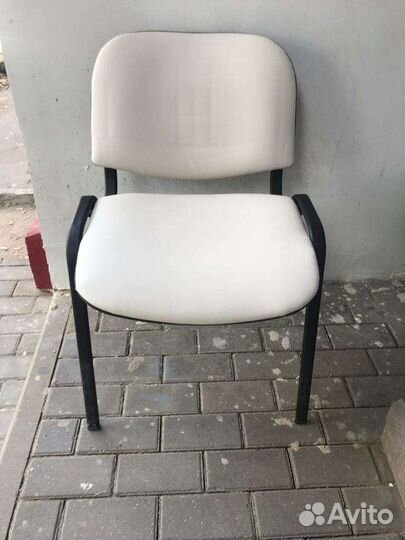 Стулья беж кожзам офисные, для дома, поликлиники