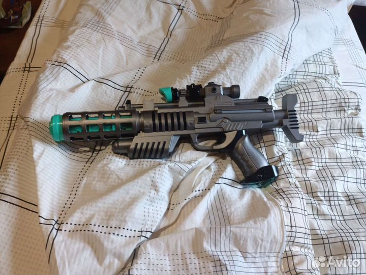 Пистолет джедаев