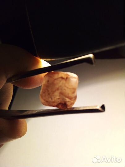 Кварц земляничный необработанный