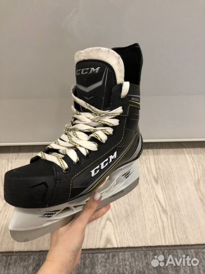 Хоккейные коньки CCM