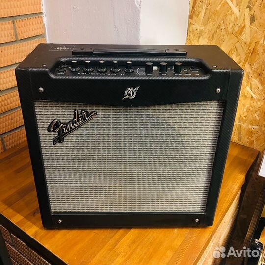 Цифровой комбоусилитель для электрогитары Fender M