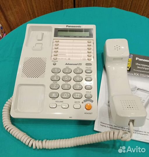 Кнопочный телефон Panasonic