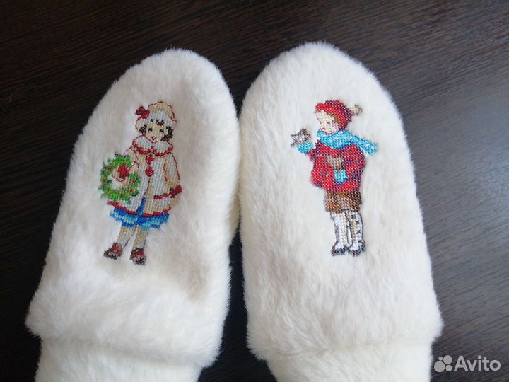Рукавички вышитые