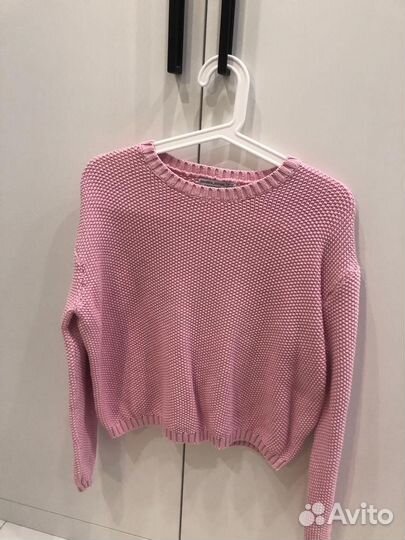 Красивый розовый свитер bershka