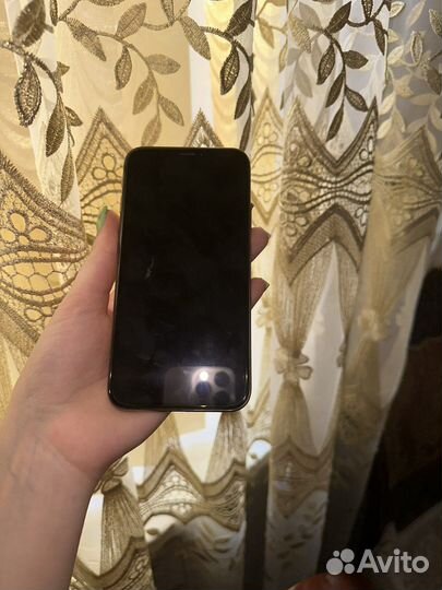 Телефон iPhone 10