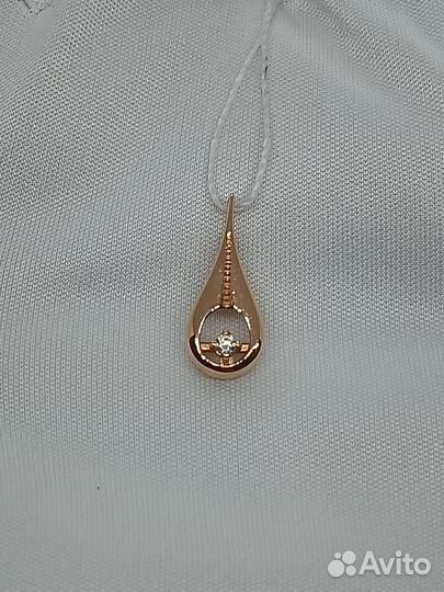 Золотая подвеска с фианитом