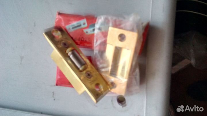 Замок врезной,ручки,защелки