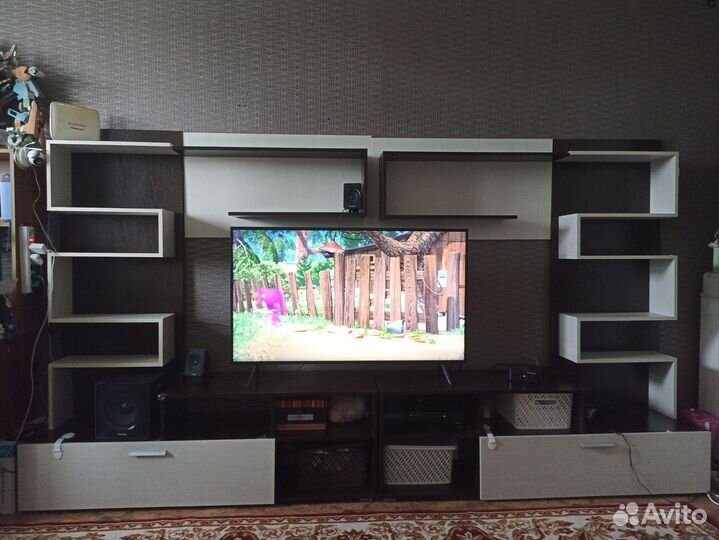 Стенка в гостиную под тв