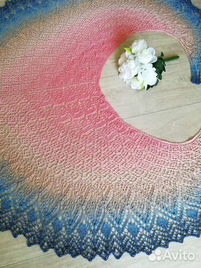 Шаль ручной работы