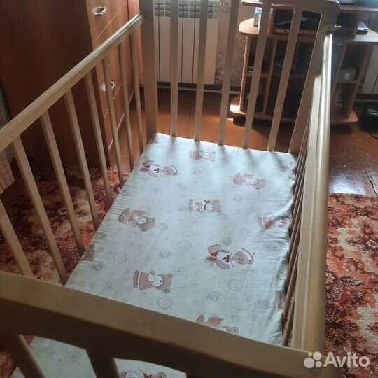 Детская кроватка-качка