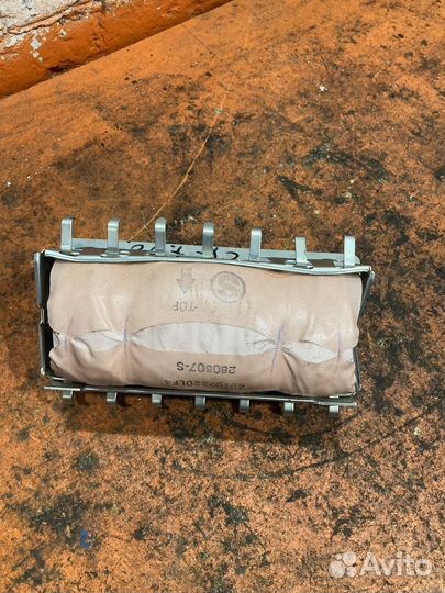 Подушка безопасности в торпедо Mazda CX 7