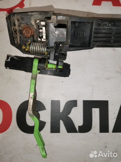 Ручка двери заднее правое в сборе Б/у