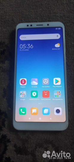Телефон Xiaomi Redmi 5 Plus