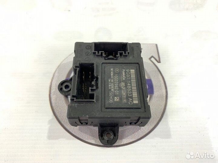 Блок управления водительской дверью Volvo V70