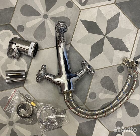 Смеситель для ванны iddis