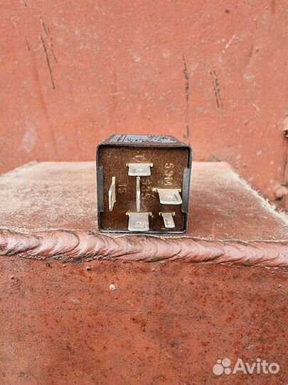 Реле стеклоочистителей Фольксваген Пассат Б3