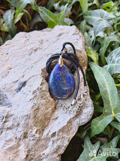 Подвеска с натуральным камнем на нити