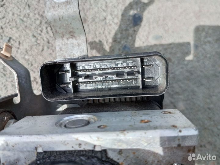 Блок ABS Mitsubishi Lancer 4670A072